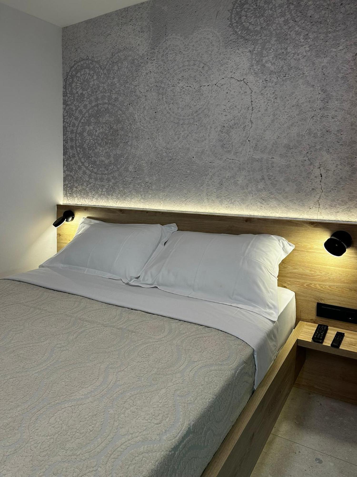 Studio Apartments Lace Novalja Buitenkant foto